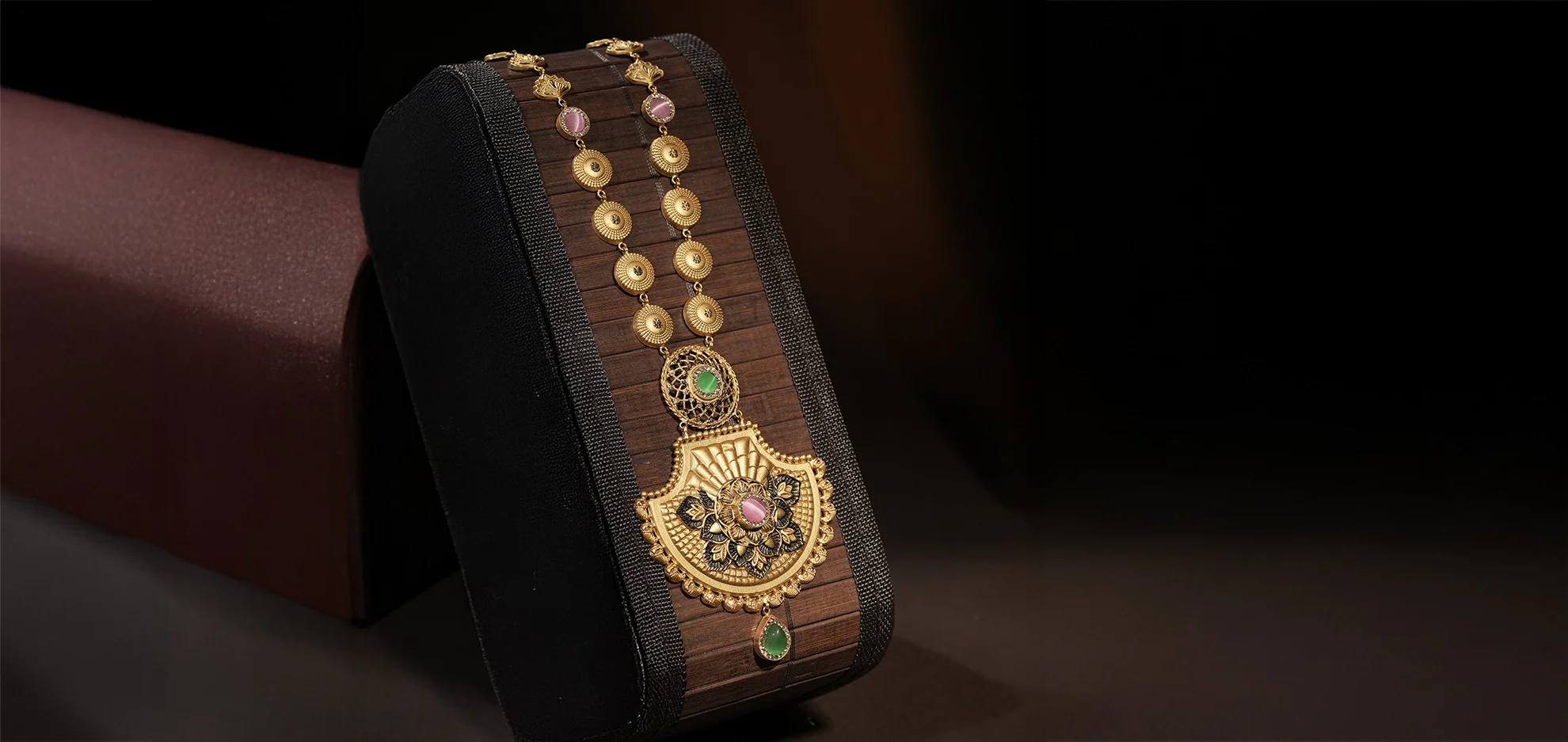 Exquisite 22K Gold and Diamonds
