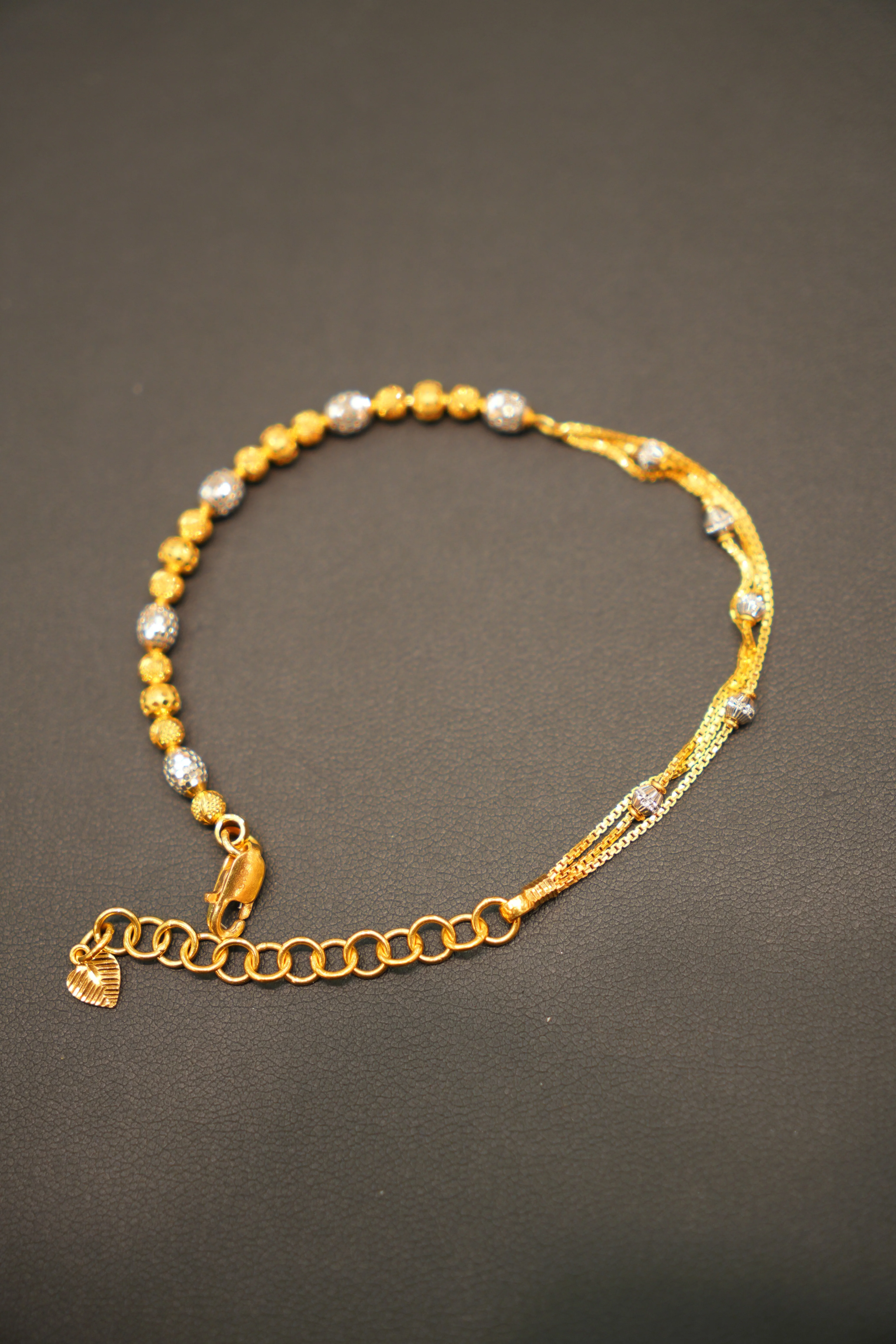 22k Gold Ladies Bracelet - Image 3