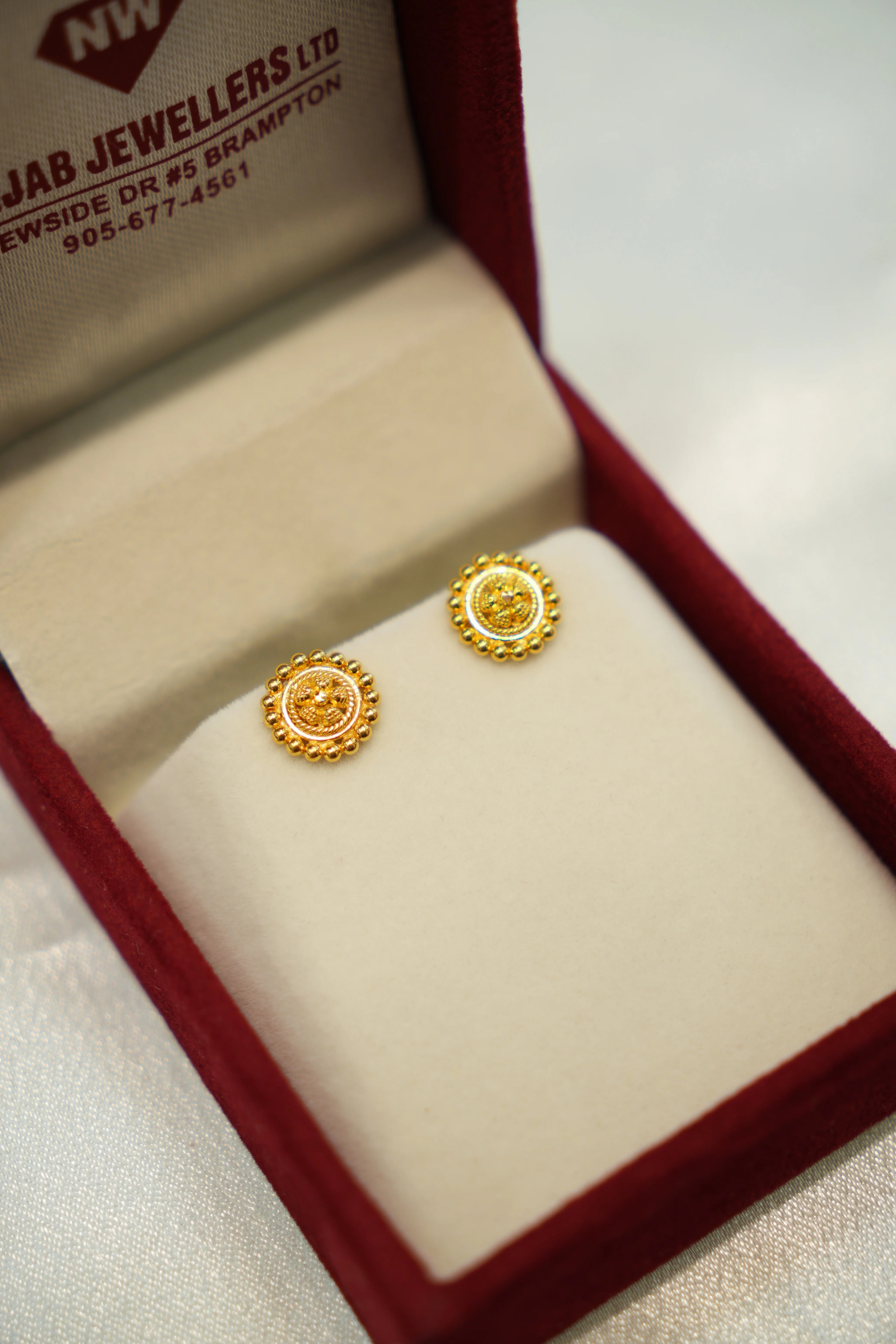 22K Gold Ladies Earrings - Image 2