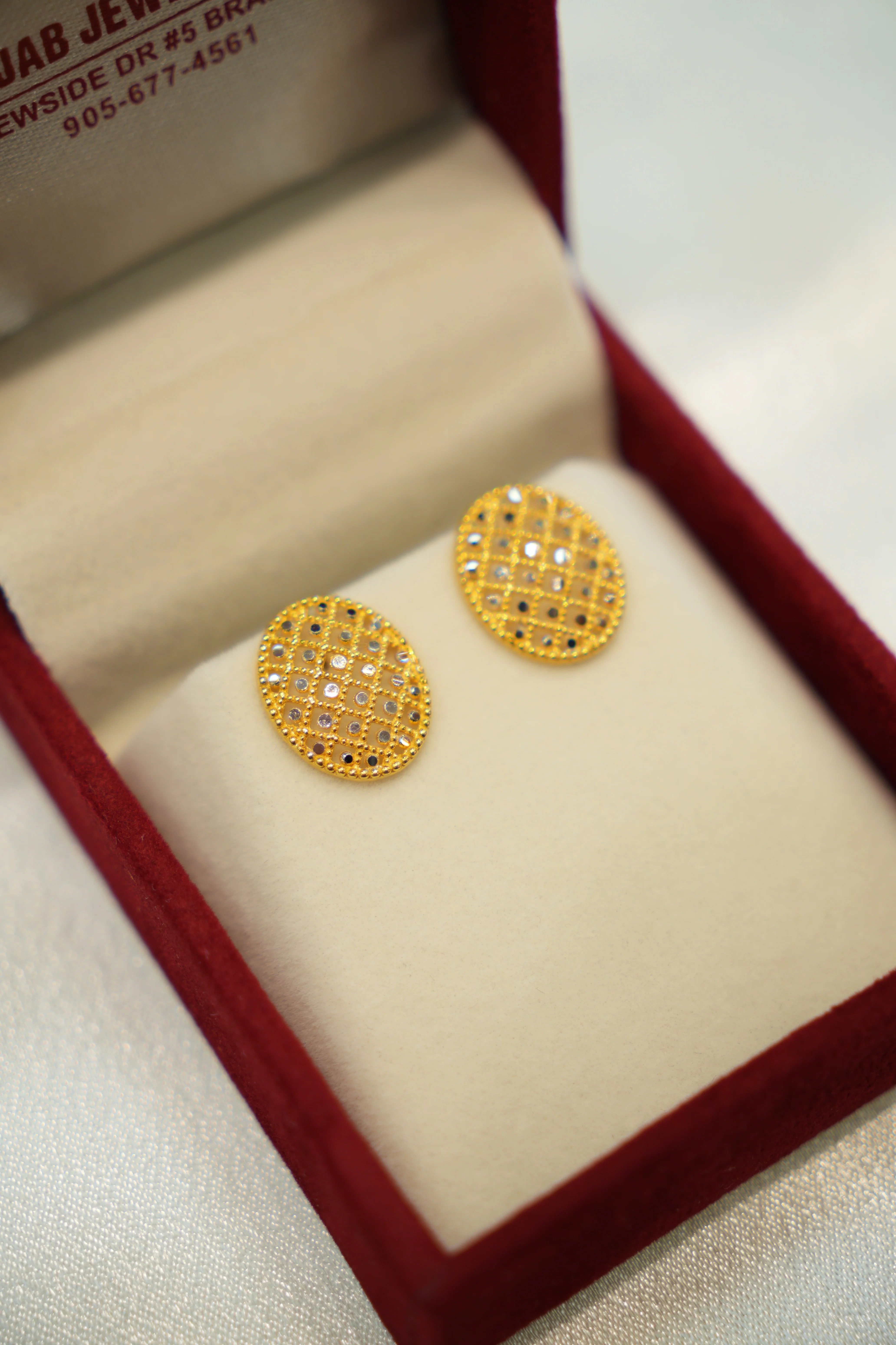 22K Gold Ladies Earrings - Image 2