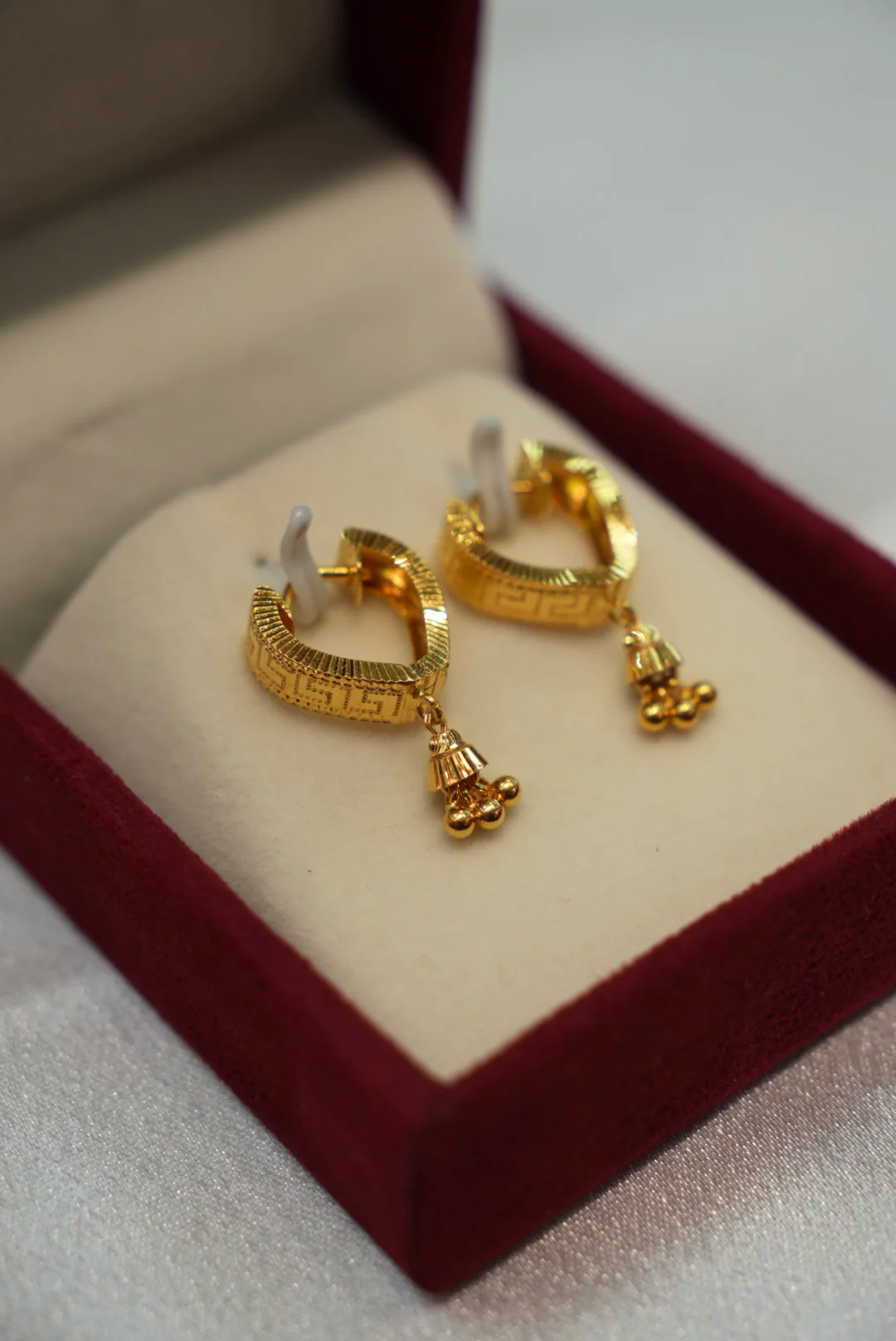 22K Gold Ladies Hoop Earrings - Image 3