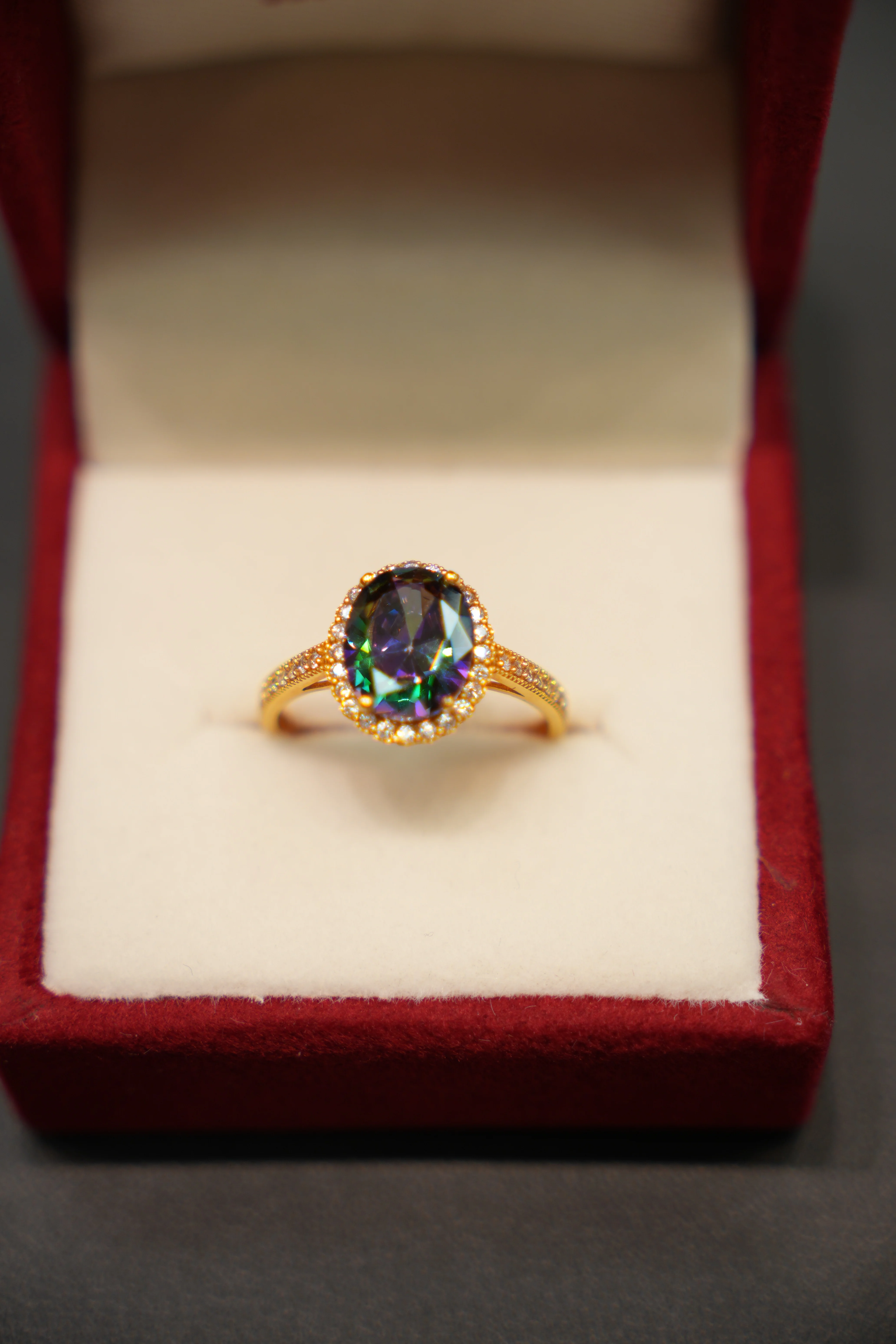 22K Gold Ladies Ring