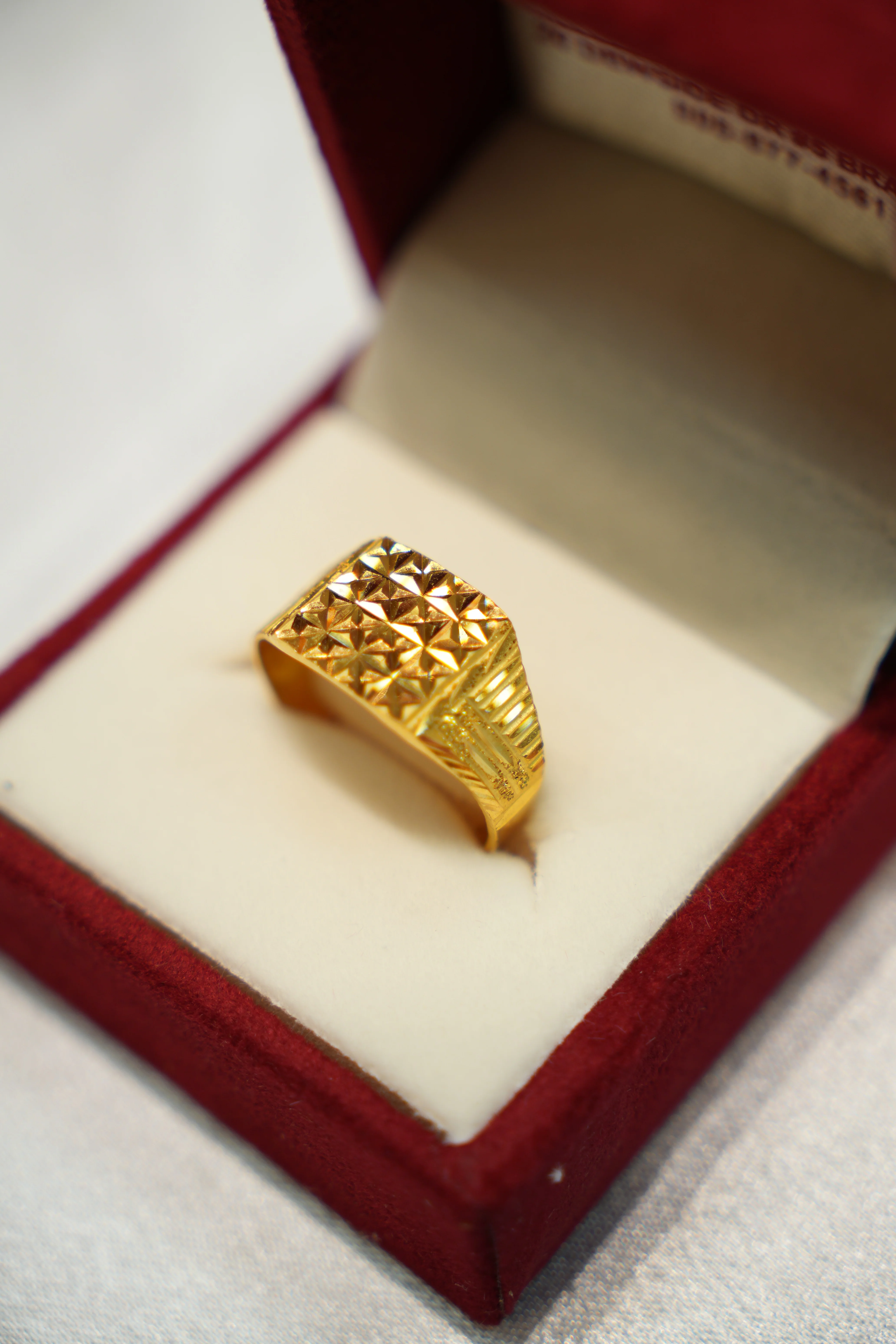 22K Gold Men's Ring - Image 2