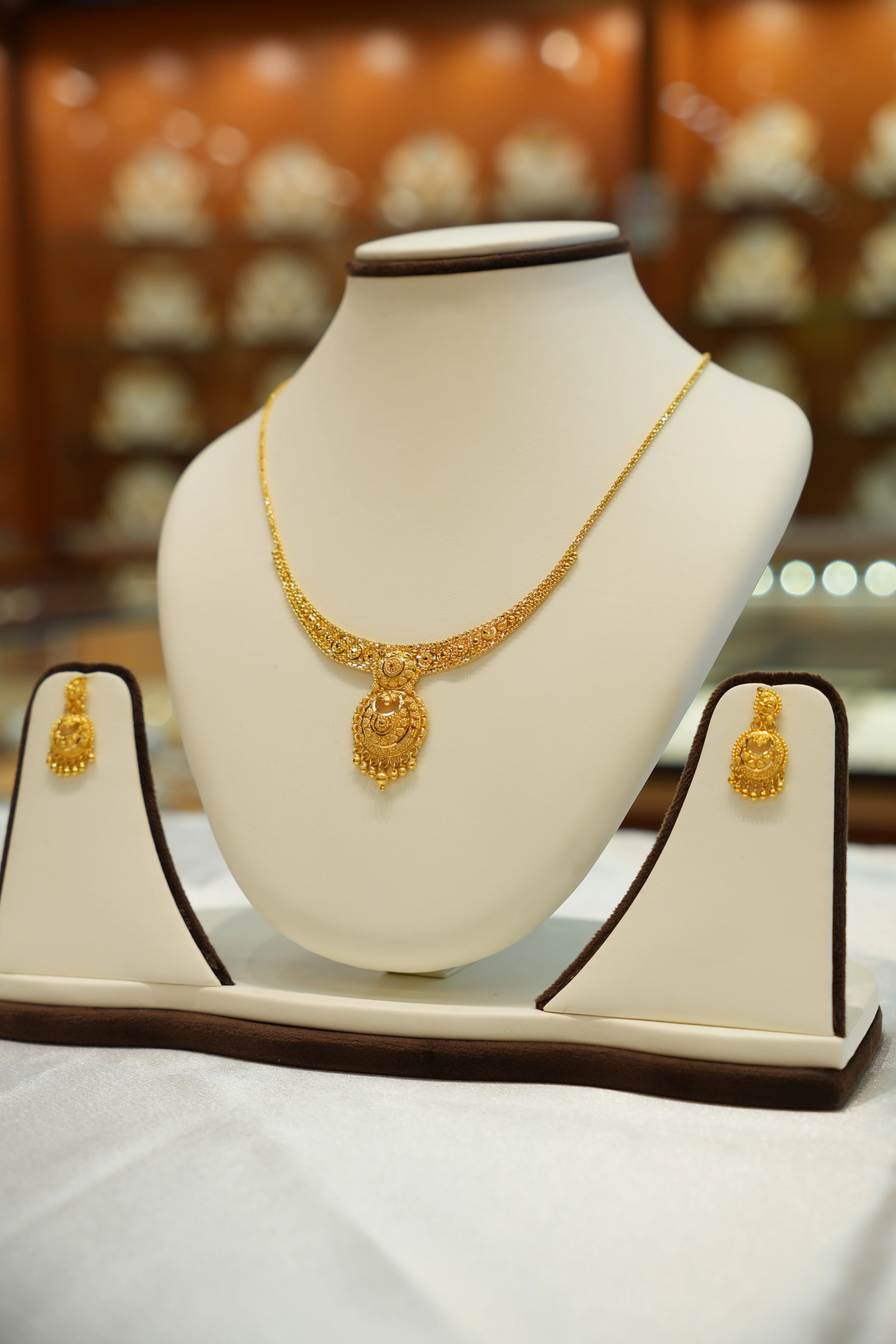22Kt Gold Ladies Necklace - Image 2