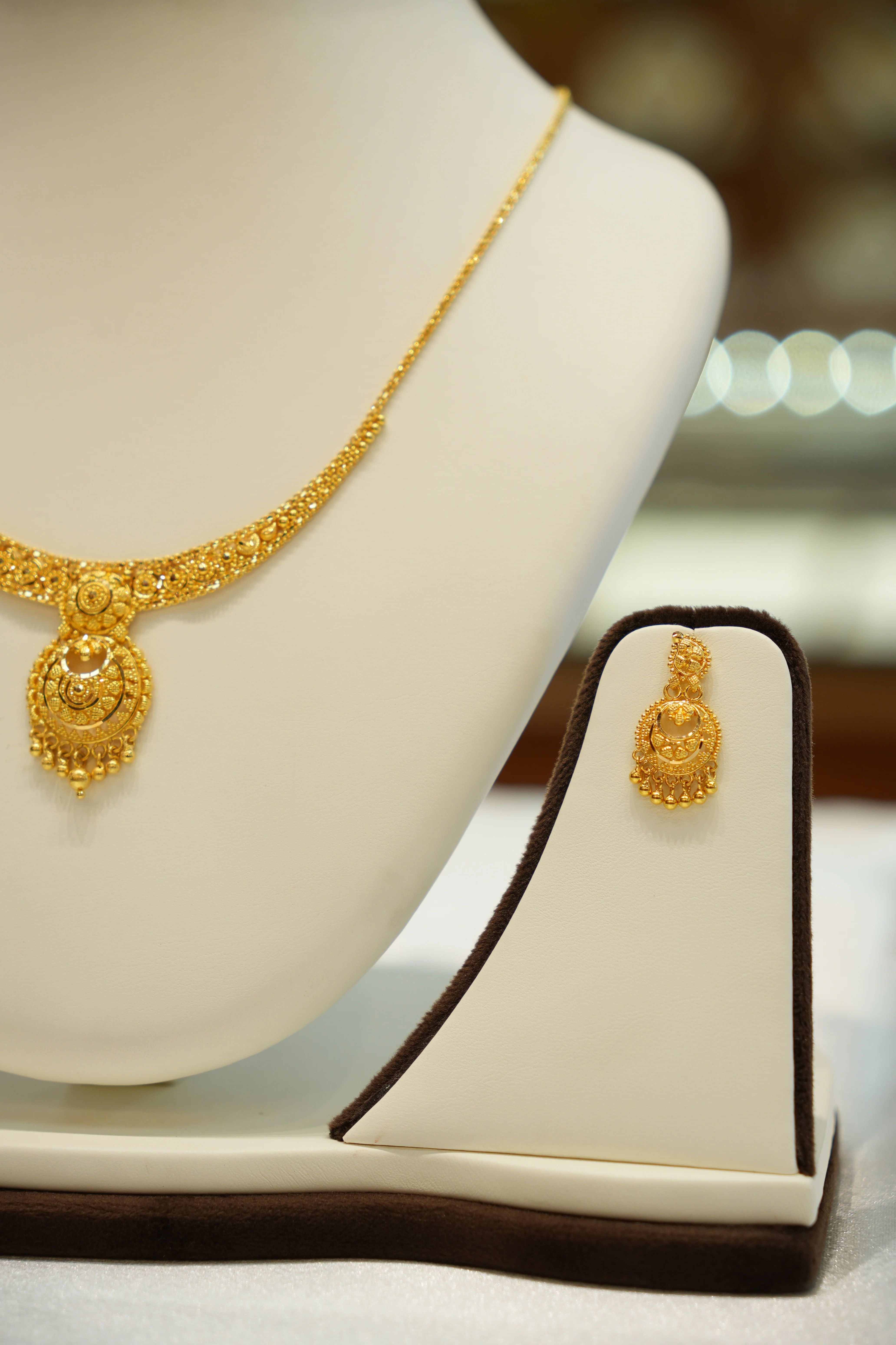 22Kt Gold Ladies Necklace - Image 3