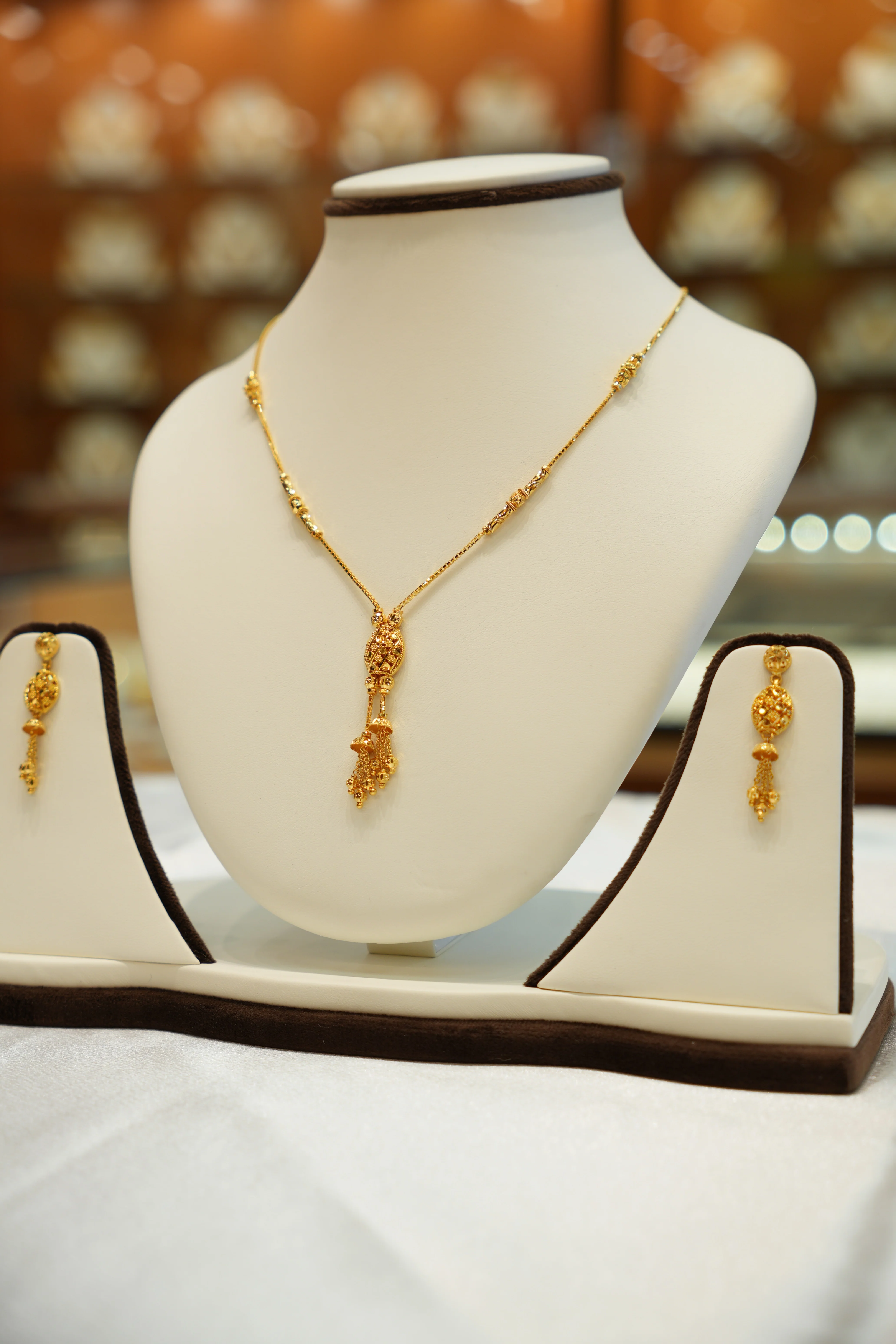 22Kt Gold Ladies Necklace - Image 2