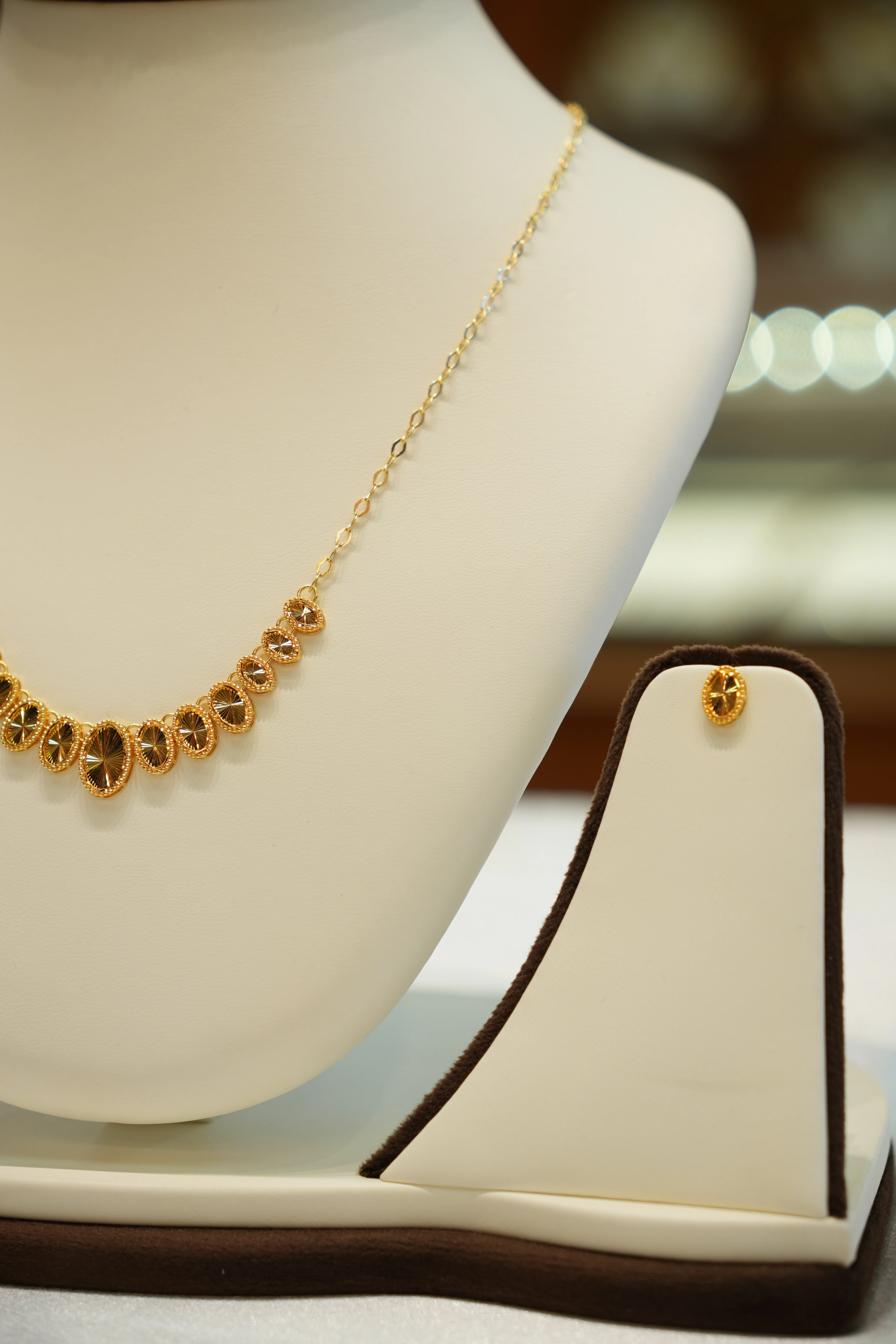 22Kt Gold Ladies Necklace - Image 3